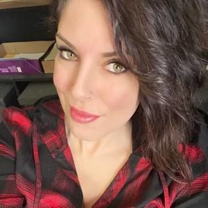 Meet your Posher, Dina